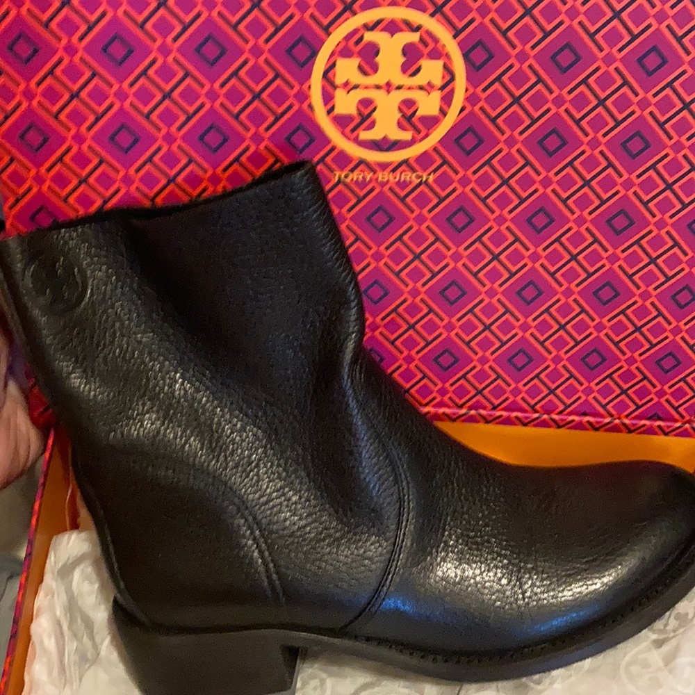 Tori Burch boots size 8